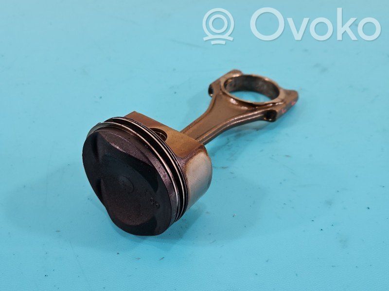 Audi Q7 4L Piston