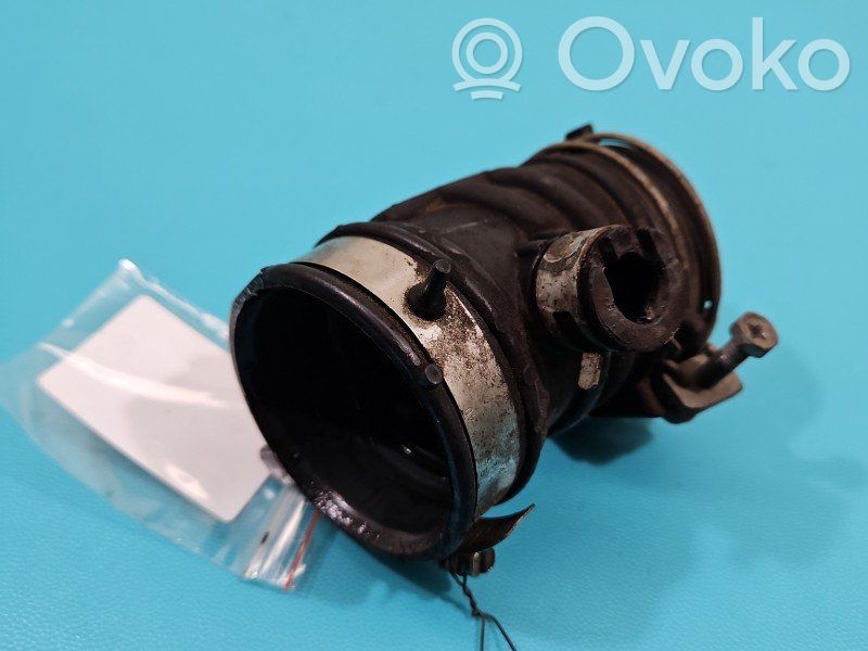 Nissan Note (E12) Furtun/conductă intercooler 