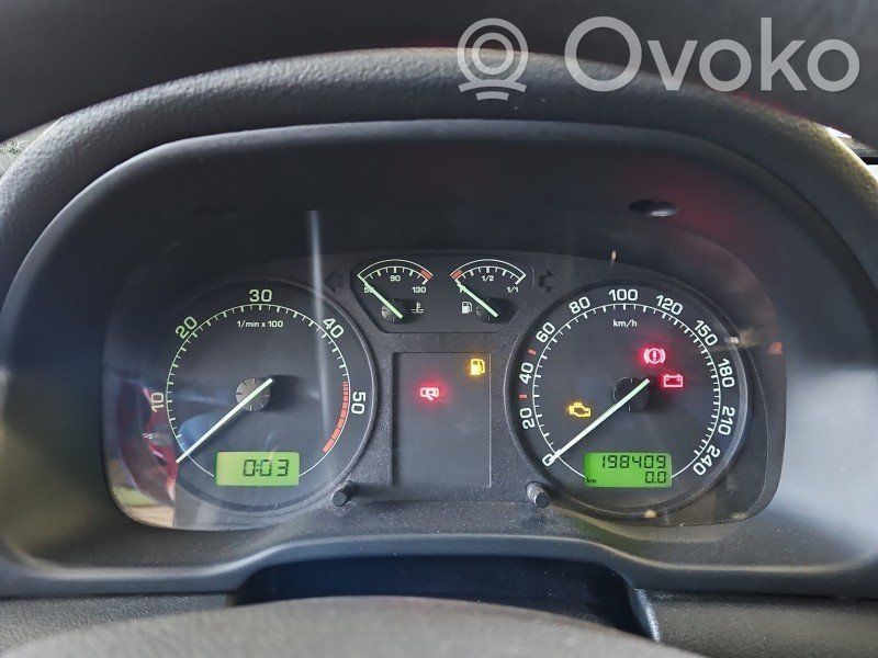 Skoda Octavia Mk1 (1U) Velocímetro (tablero de instrumentos) 