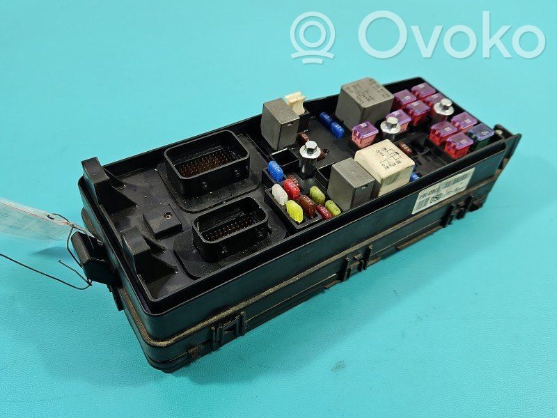 KIA Carnival Fuse box set 