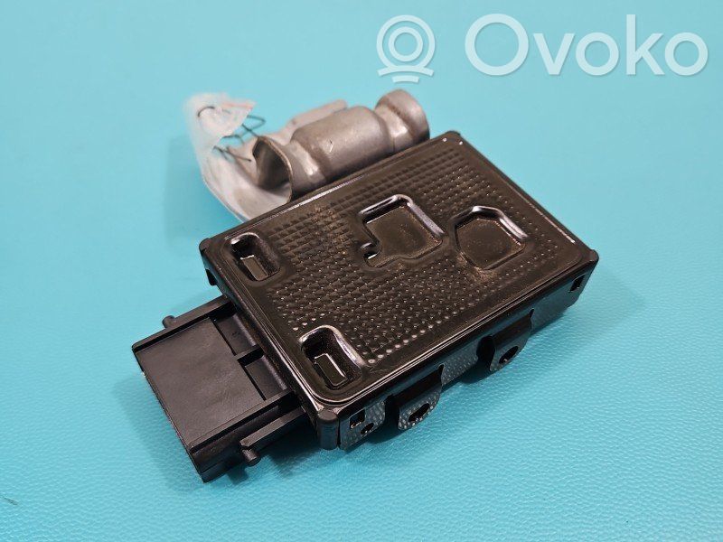Lexus IS III XE30 Modul de control caroserie central 