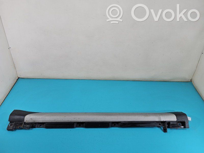 Suzuki SX4 S-Cross Moldura lateral zona de pies 