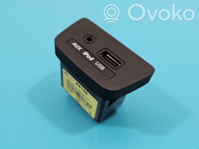 Hyundai i30 Enchufe conector USB 