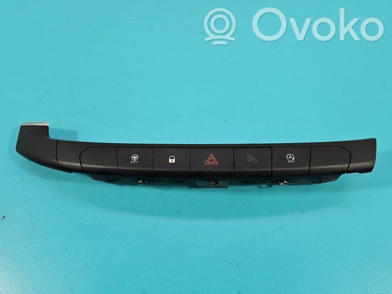 Fiat Tipo Hazard light switch 