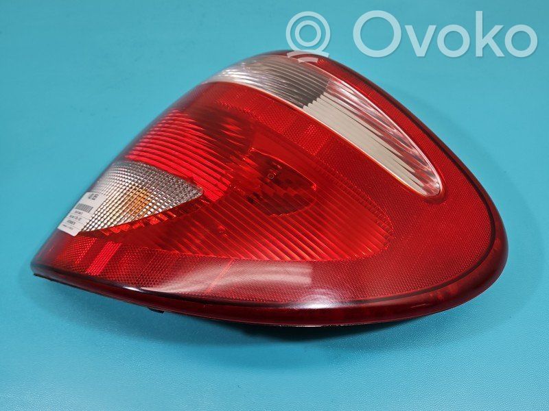 Dodge Caravan Luz trasera/de freno 