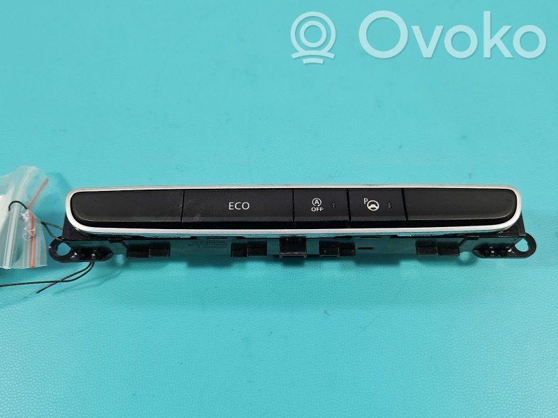 Renault Megane IV Seat control switch 