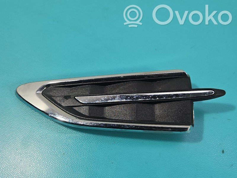 Ford Kuga II Ornament contur aripă față