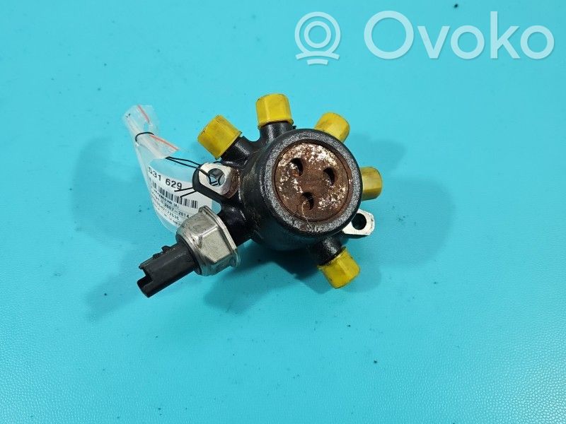 Renault Twingo II Kraftstoffverteiler Einspritzleiste Verteilerrohr 
