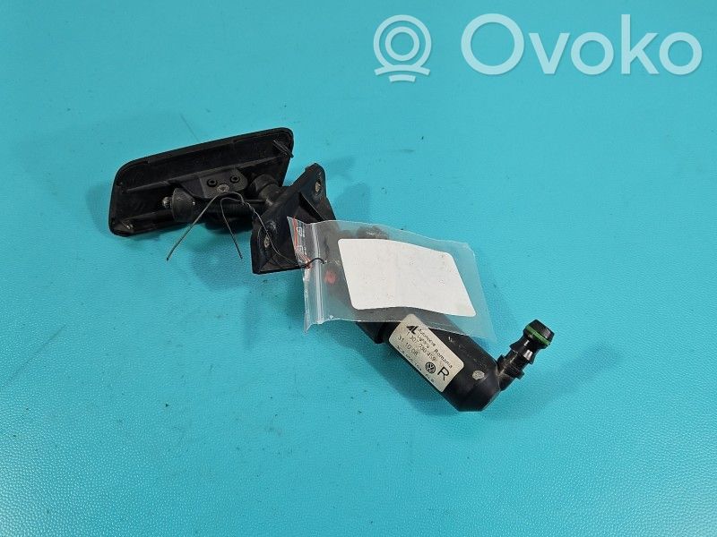 Volkswagen PASSAT CC Ugello a spruzzo lavavetri per faro 