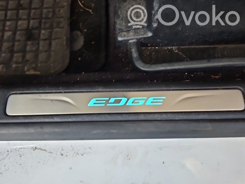 Ford Edge II Ozdoba tunelu środkowego 