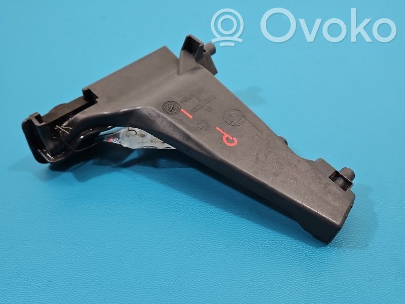 BMW 5 G30 G31 G38 Alte piese compartiment motor 