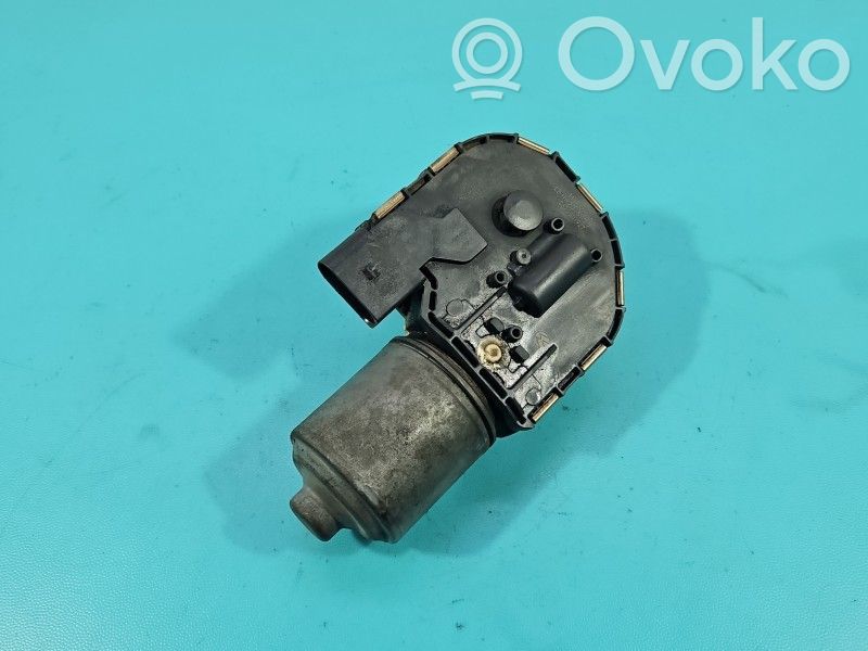 Volkswagen PASSAT B6 Motor ștergător 