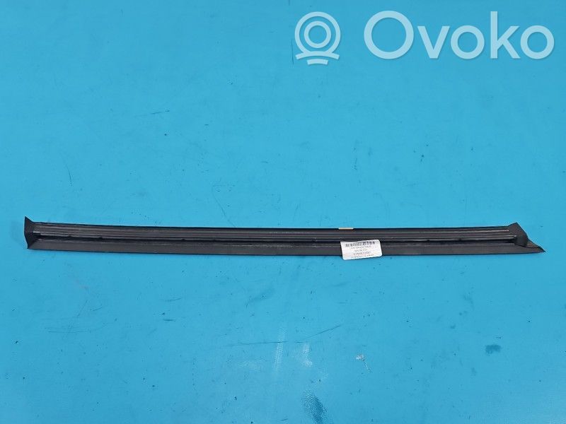 Volvo S90, V90 Rivestimento della portiera anteriore (modanatura) 