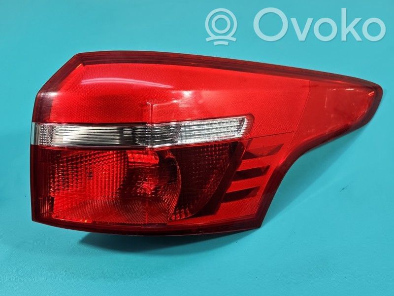 Ford Focus Aizmugurējais lukturis virsbūvē 