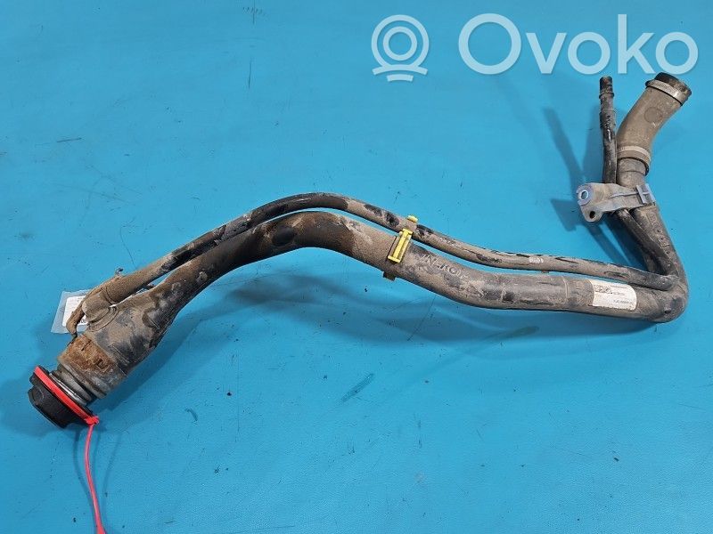 Opel Astra K Polttoainesäiliön täyttöaukon suukappale 