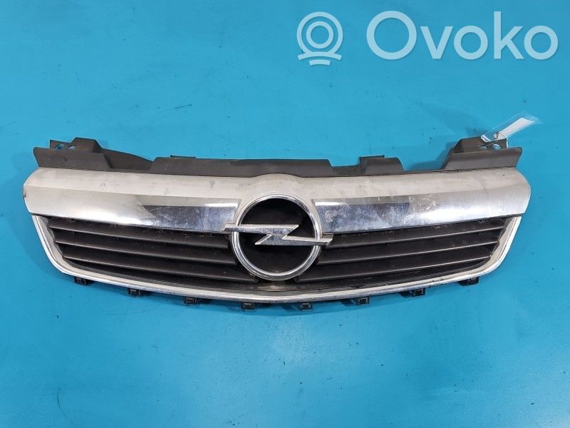Opel Zafira B Etupuskurin ylempi jäähdytinsäleikkö 