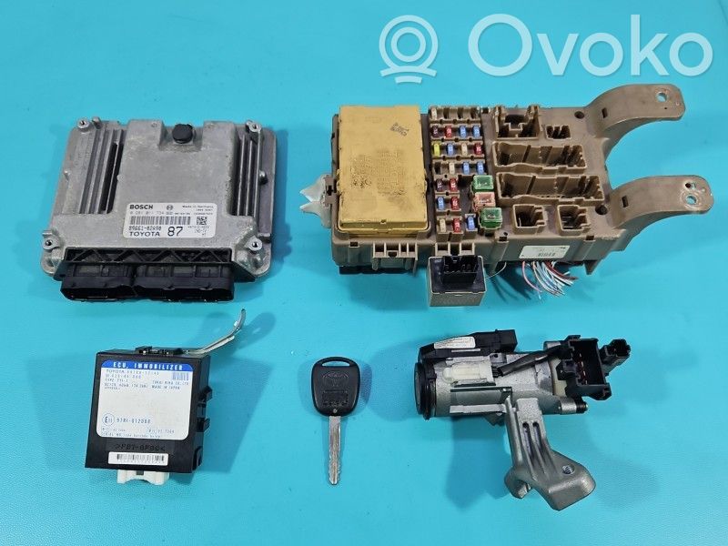 Toyota Corolla E120 E130 Engine control unit/module ECU 
