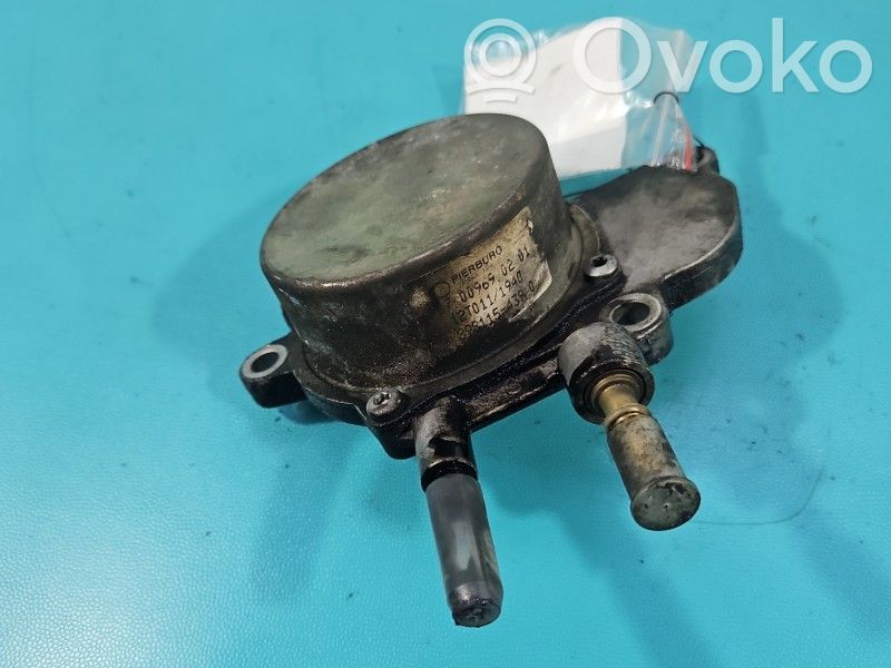 Opel Astra J Vacuum pump 