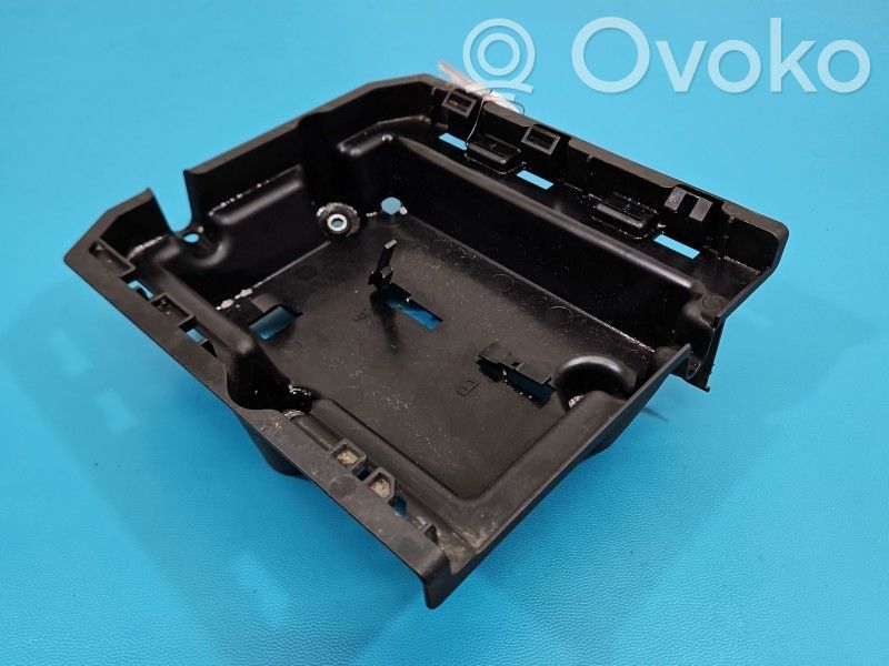 Audi Q7 4M Alte piese compartiment motor 