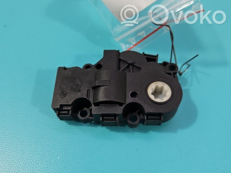Audi A4 S4 B9 8W Actuator/motor clapetă debit aer A/C 