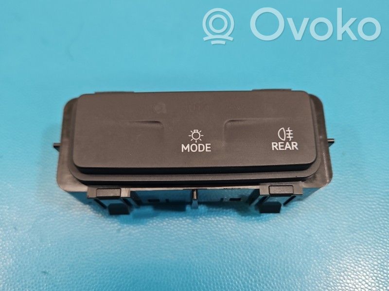 Skoda Superb B9 Interruptor de luz 
