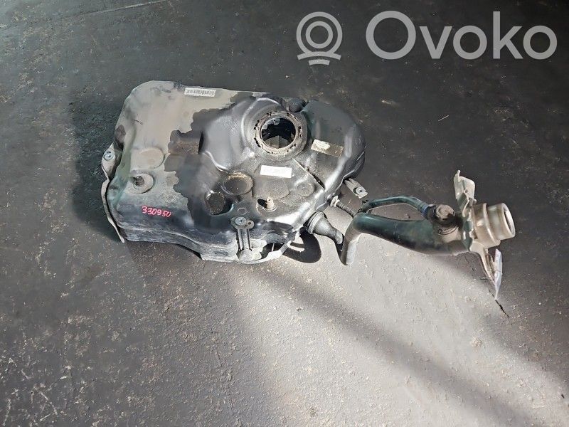 Audi A4 S4 B9 8W Polttoainesäiliö 
