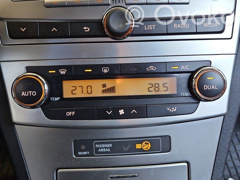 Toyota Avensis T270 Panel klimatyzacji / Ogrzewania 