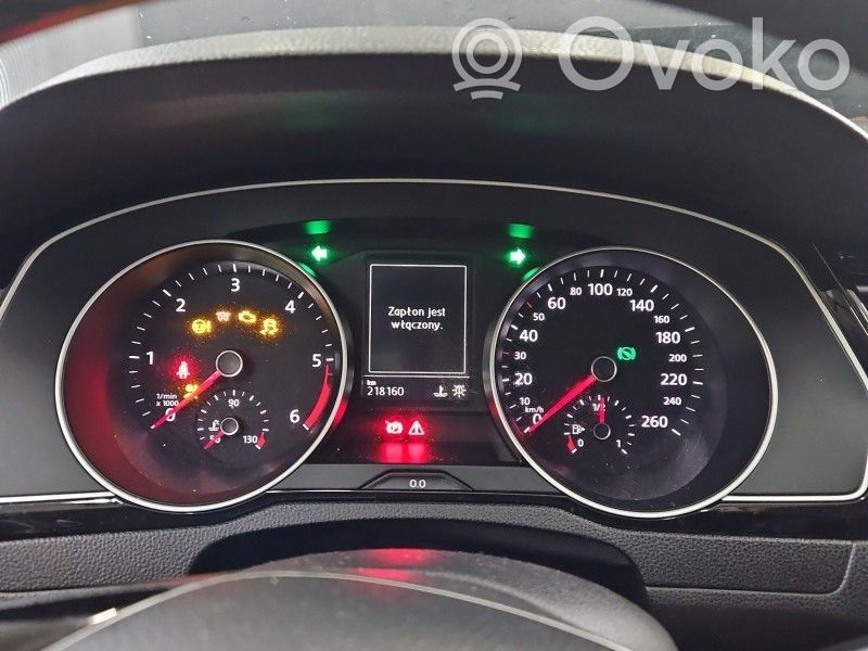 Volkswagen PASSAT B8 Tachimetro (quadro strumenti) 