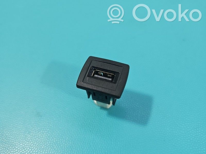 Mercedes-Benz GL X166 Connettore plug in USB 