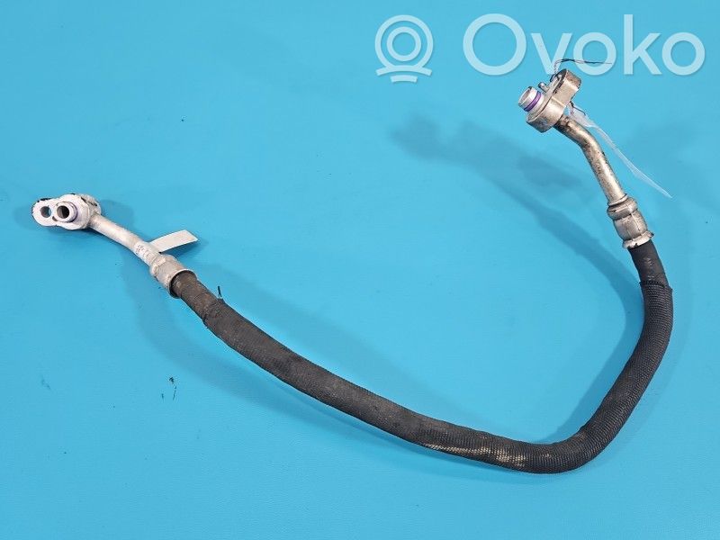 Audi A4 S4 B9 8W Ilmastointilaitteen putki (A/C) 
