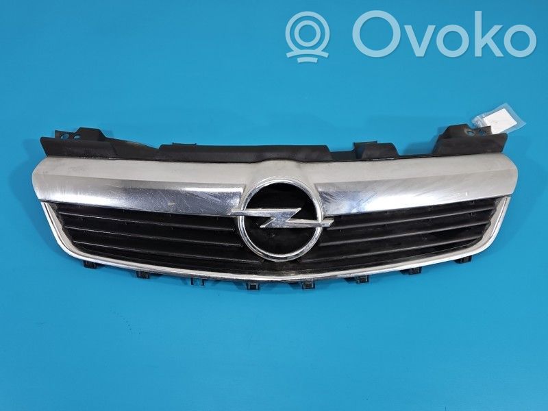 Opel Zafira B Etupuskurin ylempi jäähdytinsäleikkö 