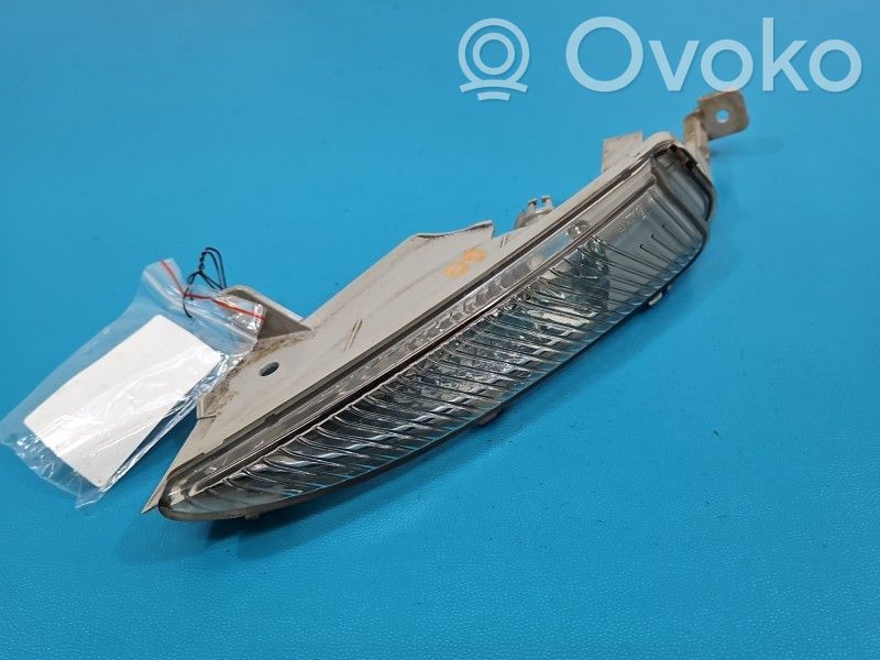 Opel Astra J Kierunkowskaz przedni 