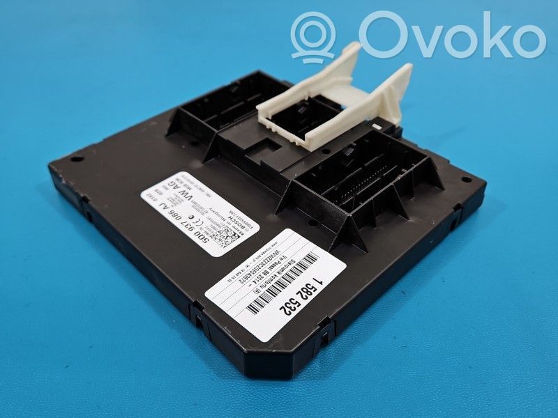 Volkswagen PASSAT B8 Unidad de control/módulo de carrocería central 
