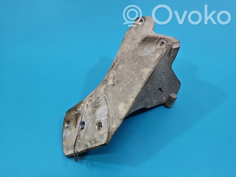 Bentley Continental Engine mounting bracket 