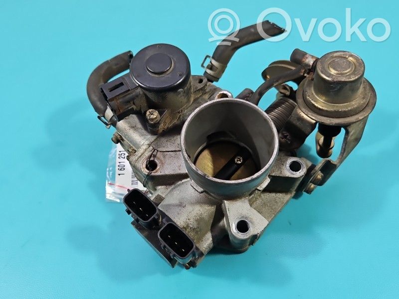 Nissan Primera Valvola corpo farfallato 