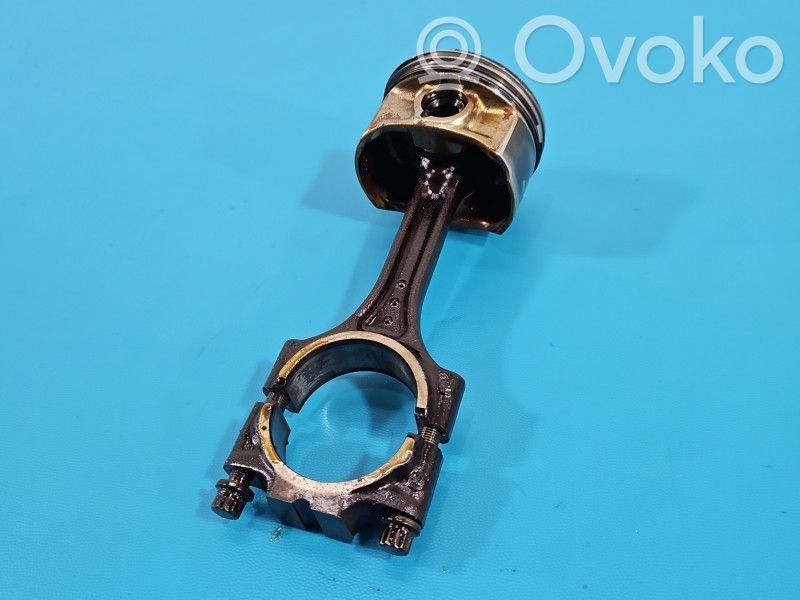 Volvo XC90 Piston