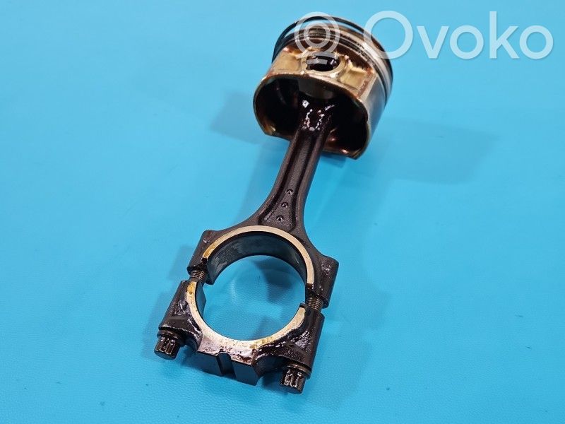 Volvo XC90 Piston