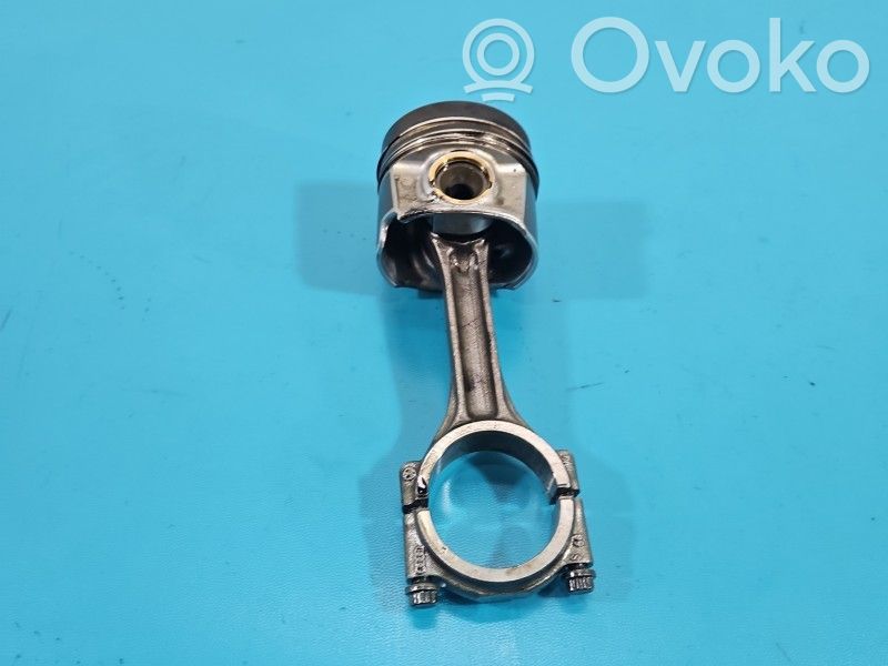 Audi A4 S4 B9 8W Pistone