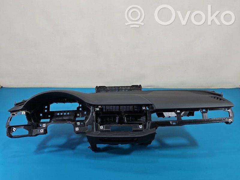 Audi A4 S4 B9 8W Bord 