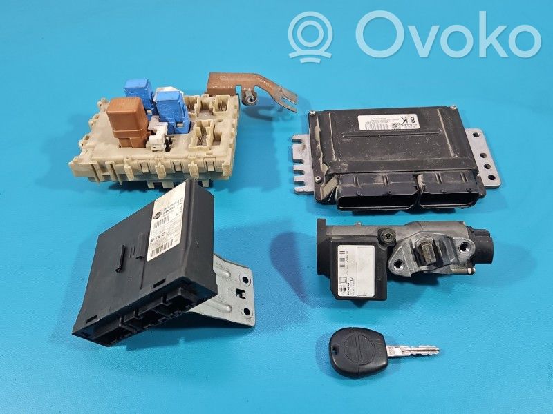 Nissan Almera N16 Unidad de control/módulo ECU del motor