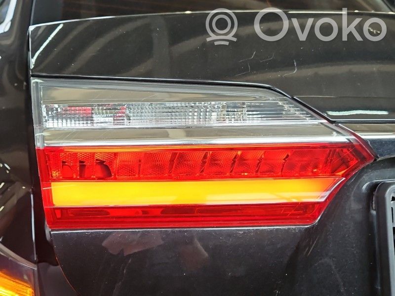 Toyota Corolla E160 E170 Lampă spate în capacul portbagajului 