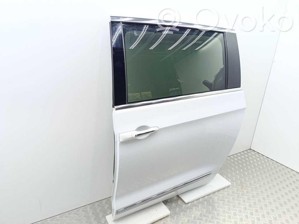 Side sliding door