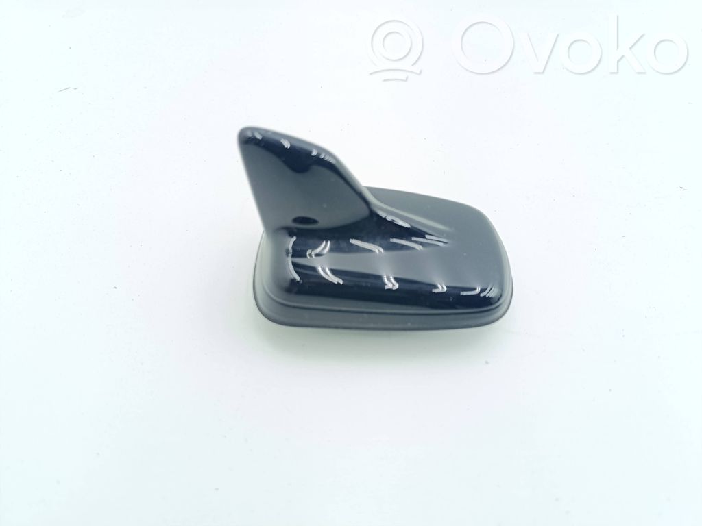 Audi A5 GPS-pystyantenni 