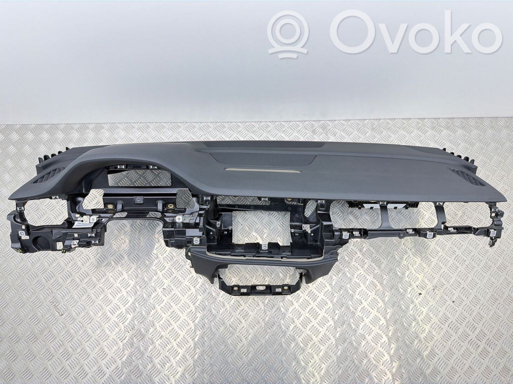 Audi Q7 4M Panelė 