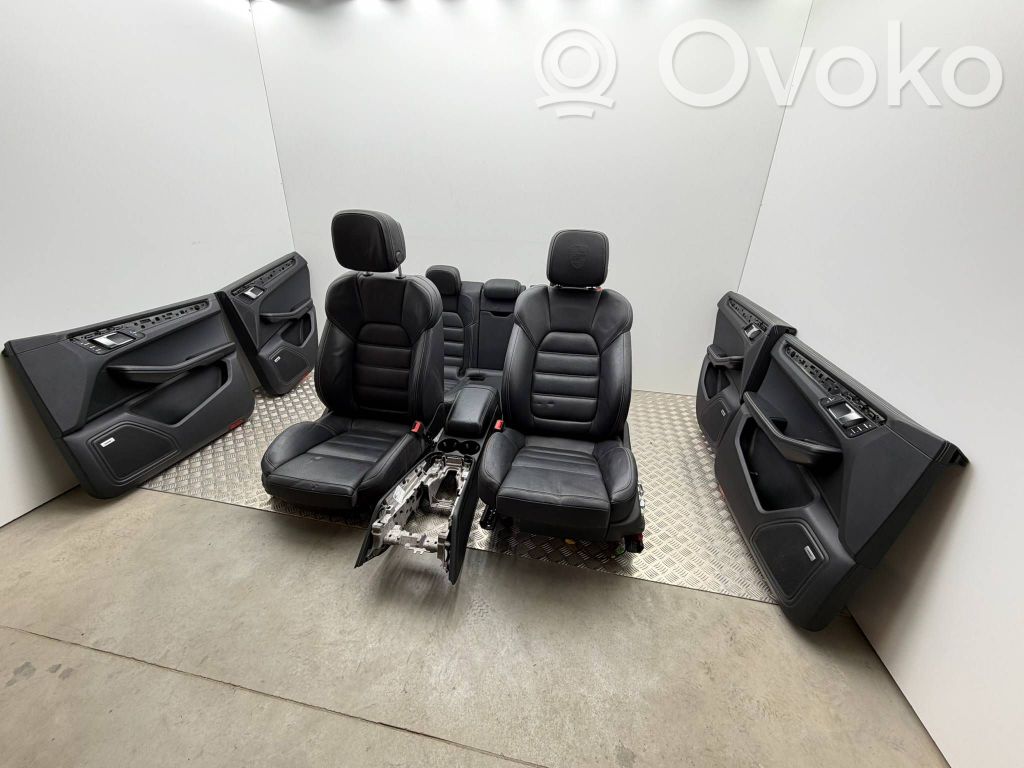Interior set