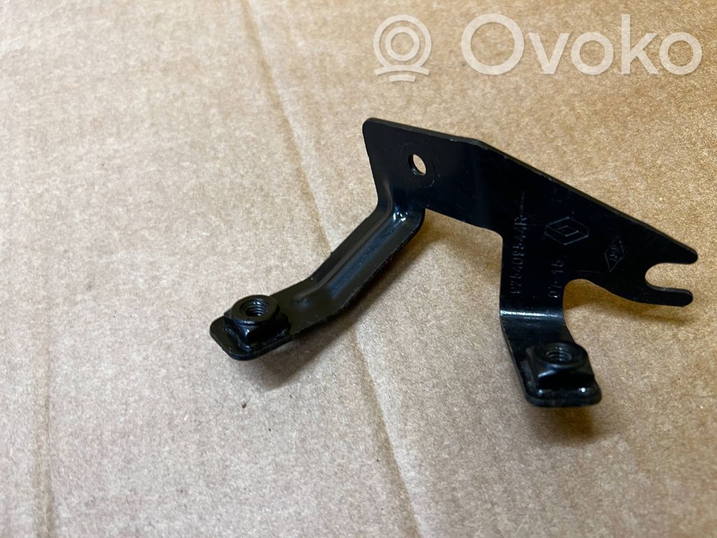 Renault Clio IV A/C compressor mount bracket 