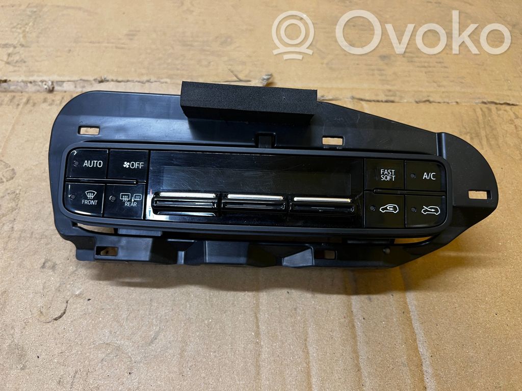 Toyota Auris E180 Climate control unit 
