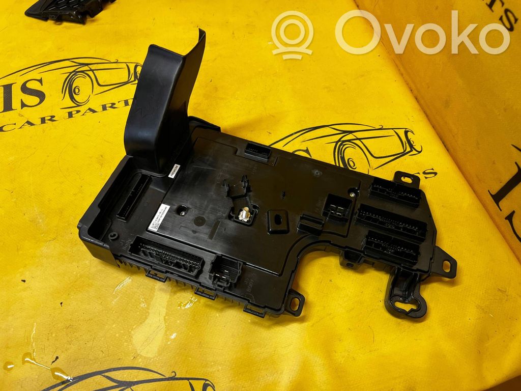 Tesla Model 3 Comfort/convenience module 
