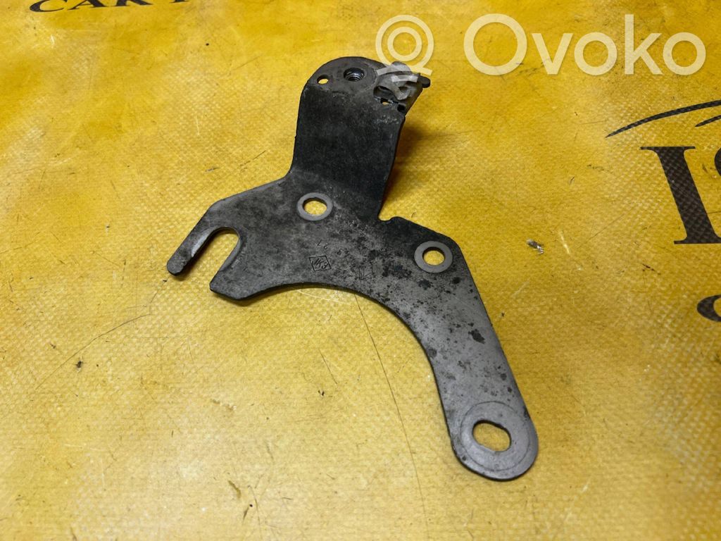 Peugeot 2008 II Engine mounting bracket 