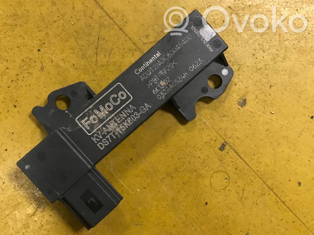 Ford Kuga II Aerial antenna amplifier 
